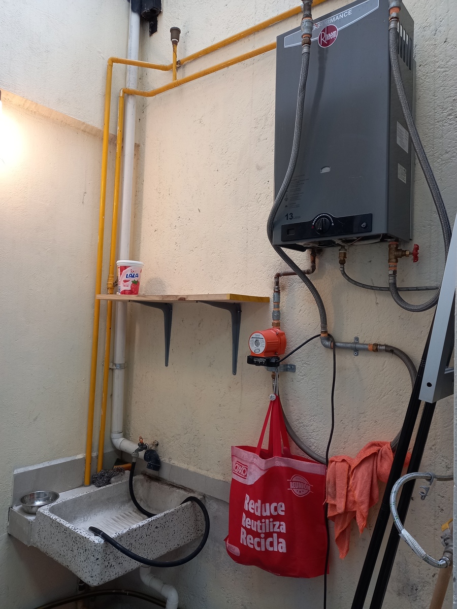 41 de 47: lavadero y boiler