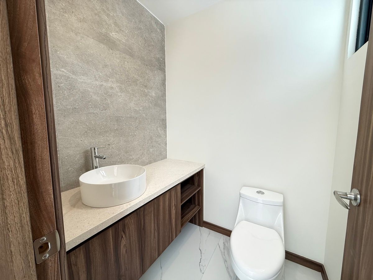 12 de 31: Baño visitas