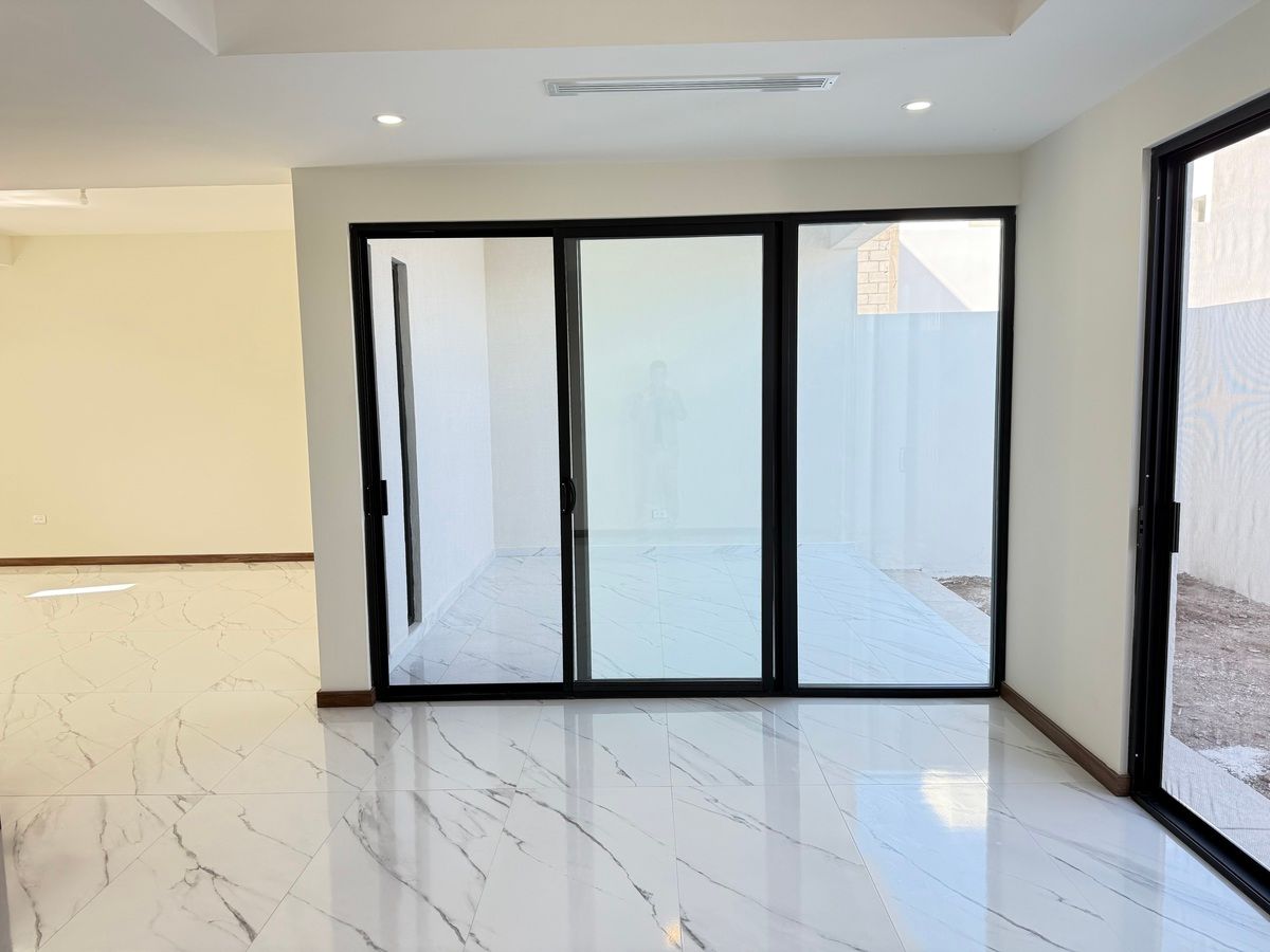 11 de 31: Area de comedor y terraza