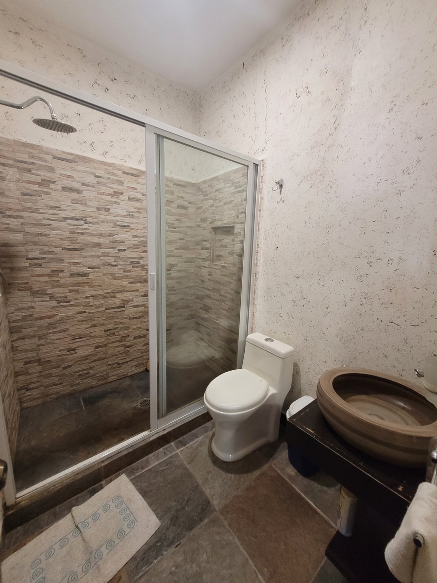 13 of 40: Baño 3  Exterior/RP