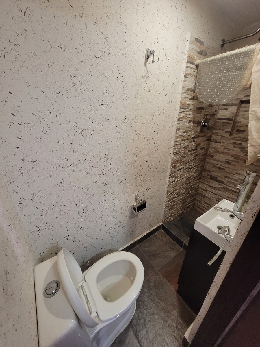 26 of 40: Baño 6 RJ