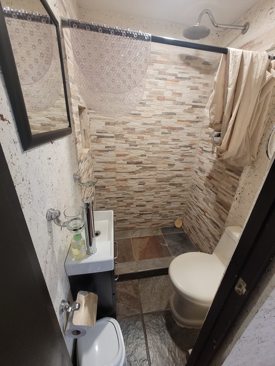 19 of 40: Baño 4 RL