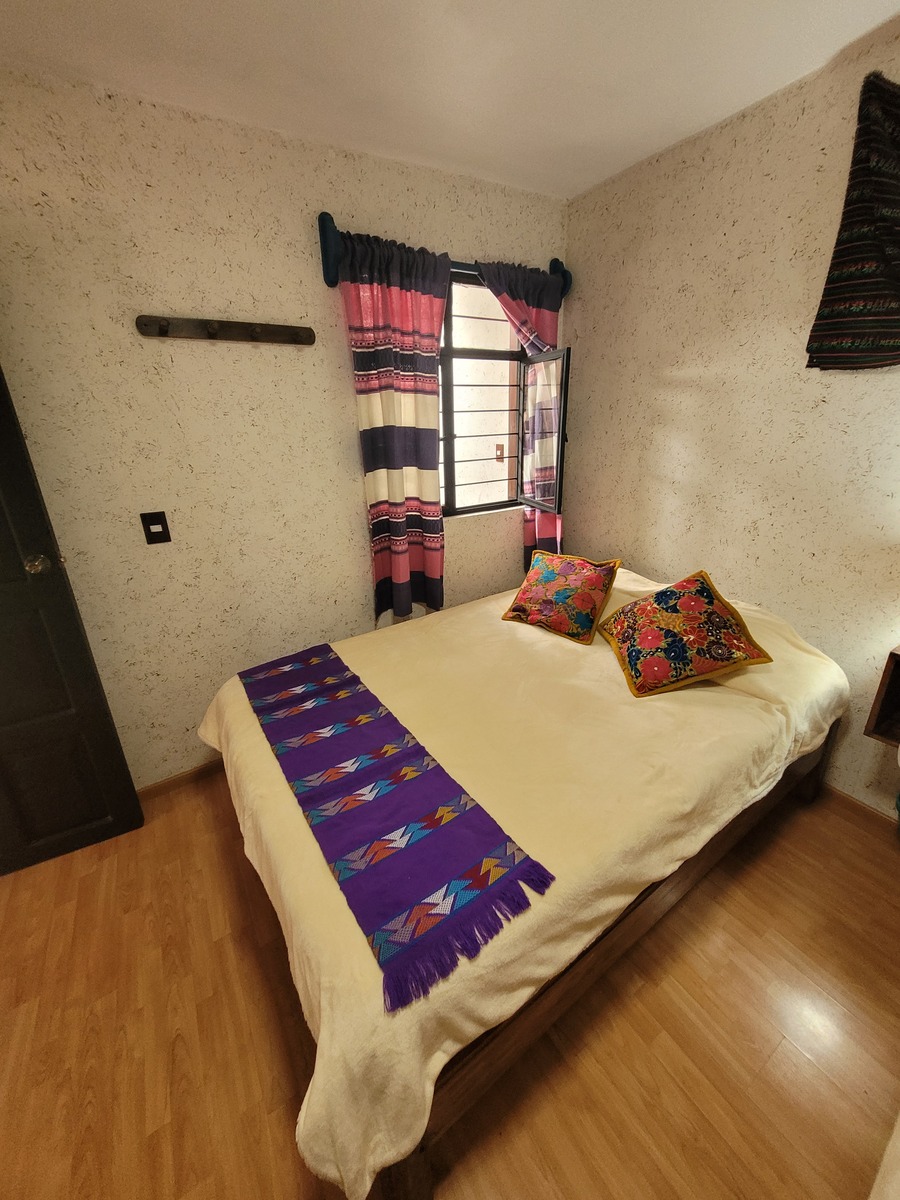 32 of 40: Recámara 8 T