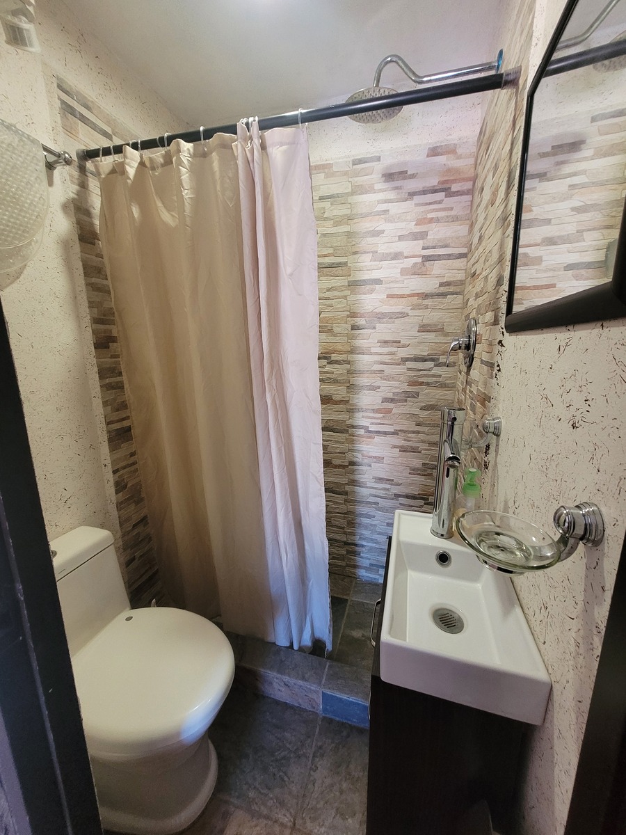 30 of 40: Baño 7 RM