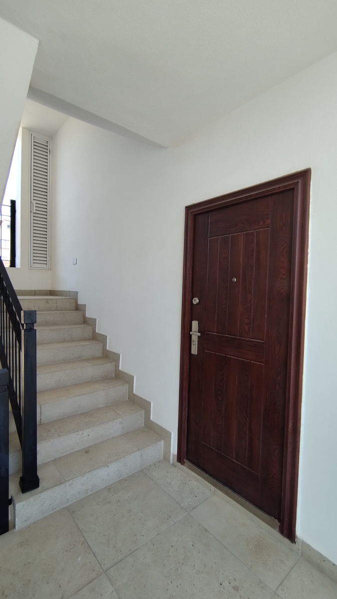 2 de 16: Acceso entrada