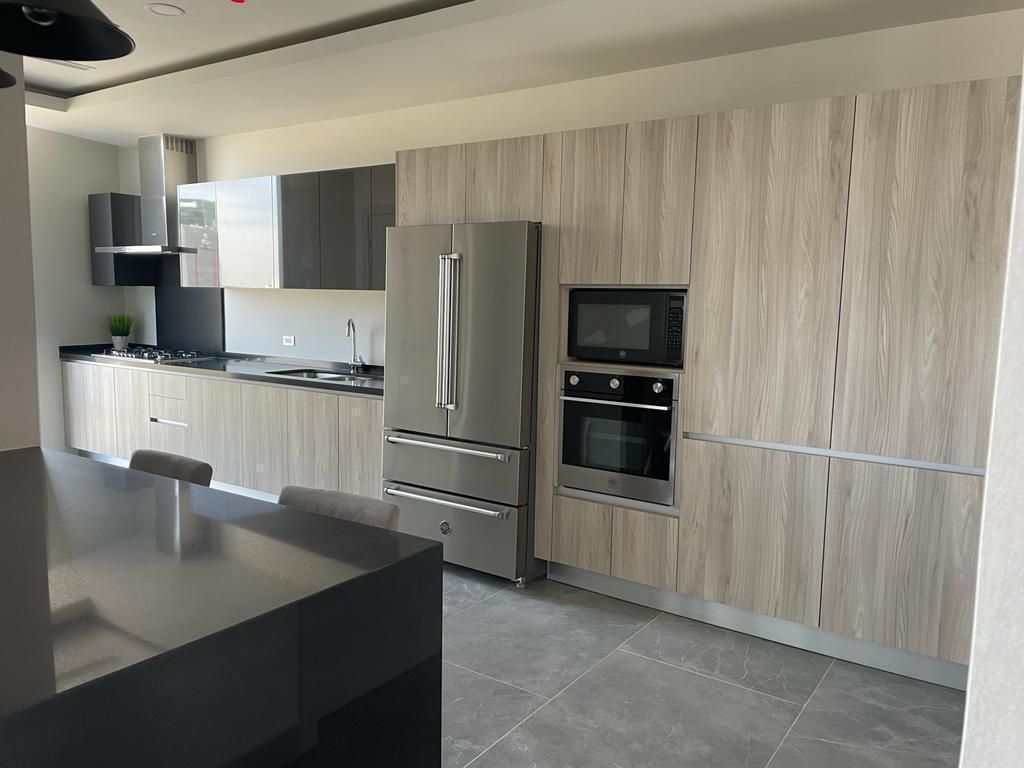 6 de 11: Cocina Equipada