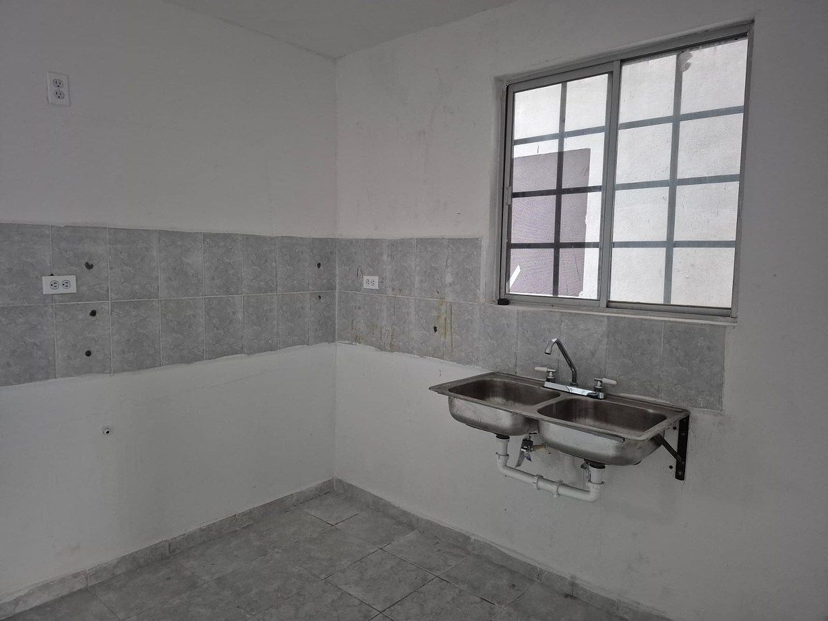 CASA EN VENTA EN FRACC. REAL HACIENDA DE HUINALA, EN APODACA, NL - foto 3