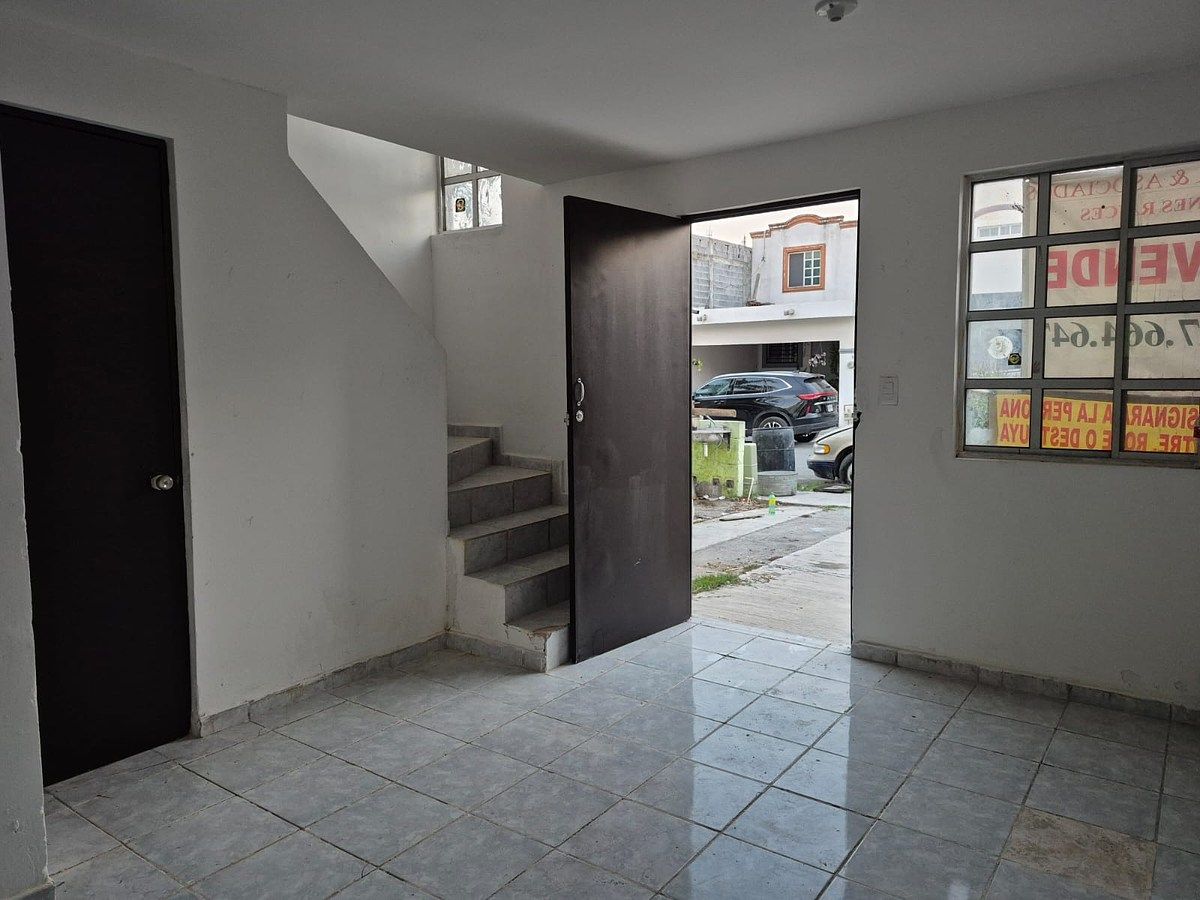 CASA EN VENTA EN FRACC. REAL HACIENDA DE HUINALA, EN APODACA, NL - foto 2