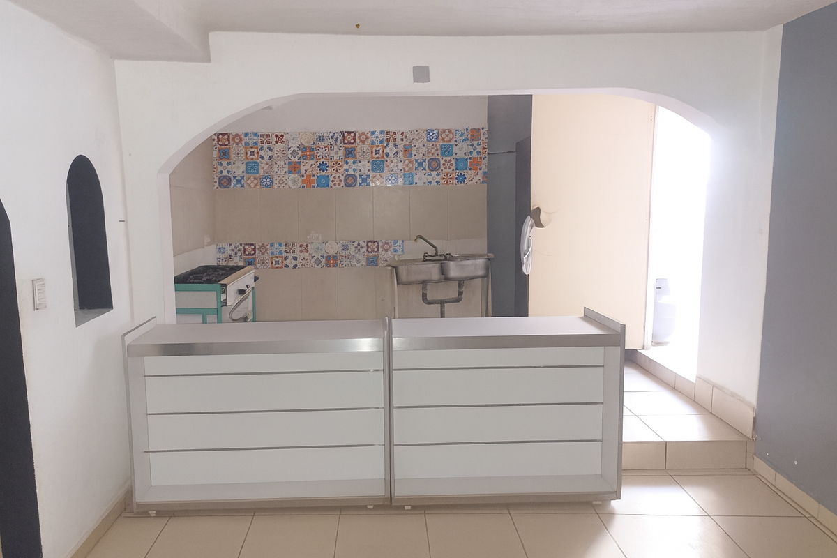 8 of 21: Cocina planta baja