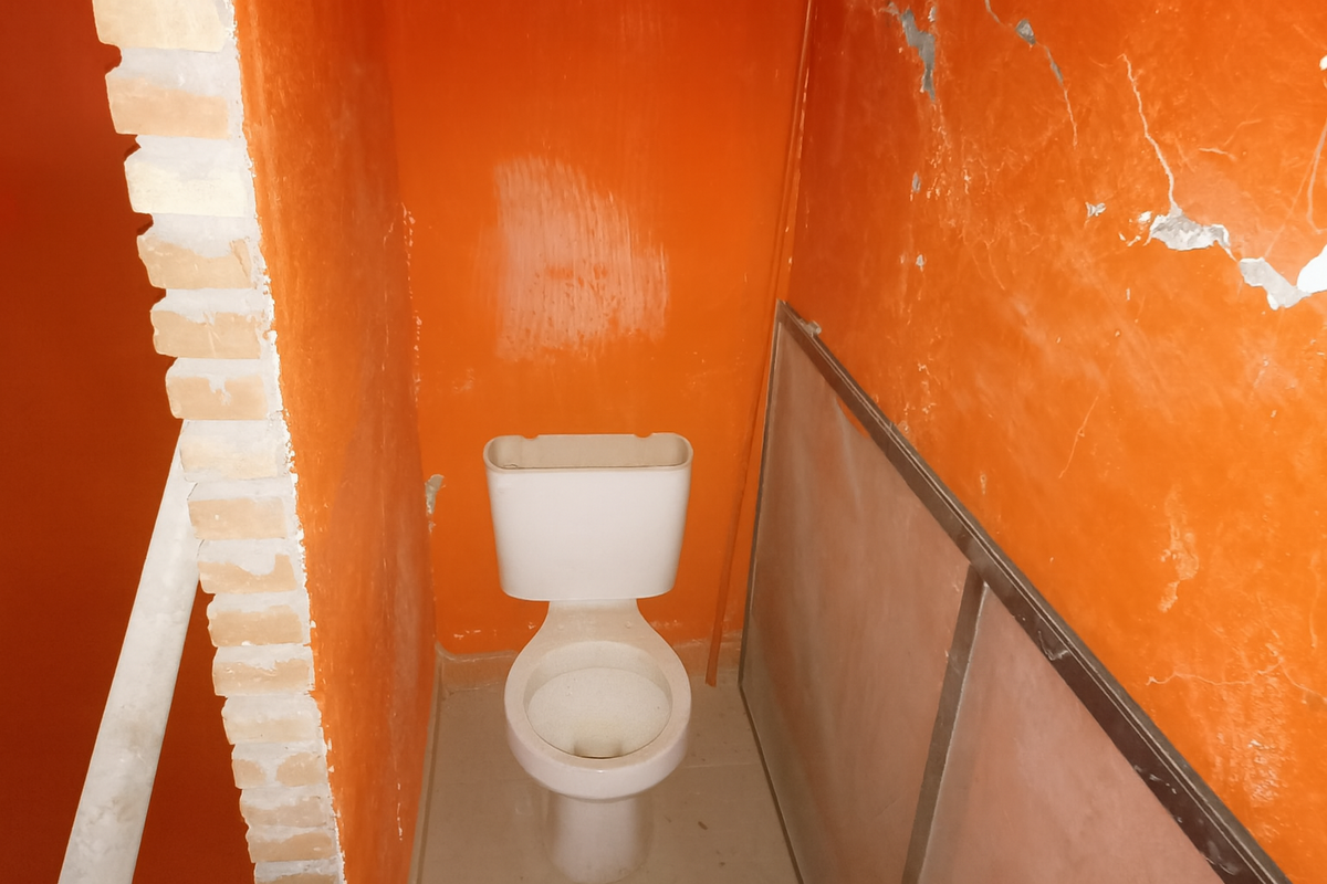 10 of 21: medio baño
