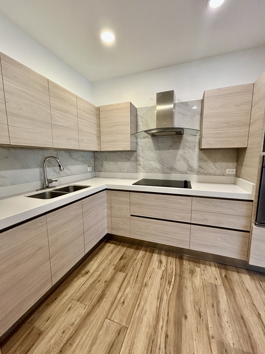 1 de 18: Cocina Equipada