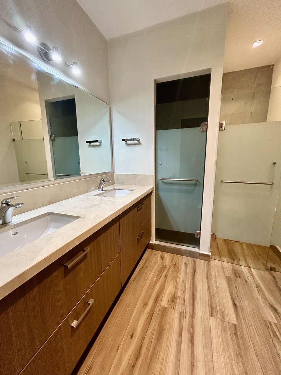 7 de 18: Baño Principal
