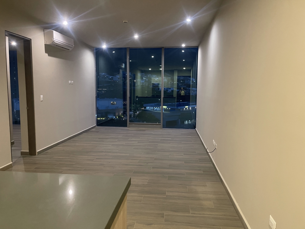 2 de 8: Area de sala