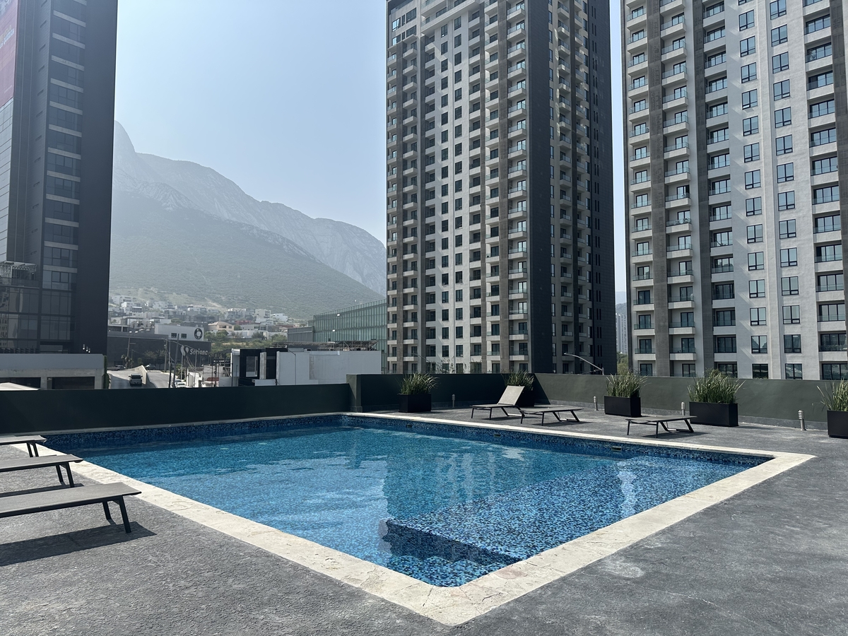 11 de 14: alberca dia