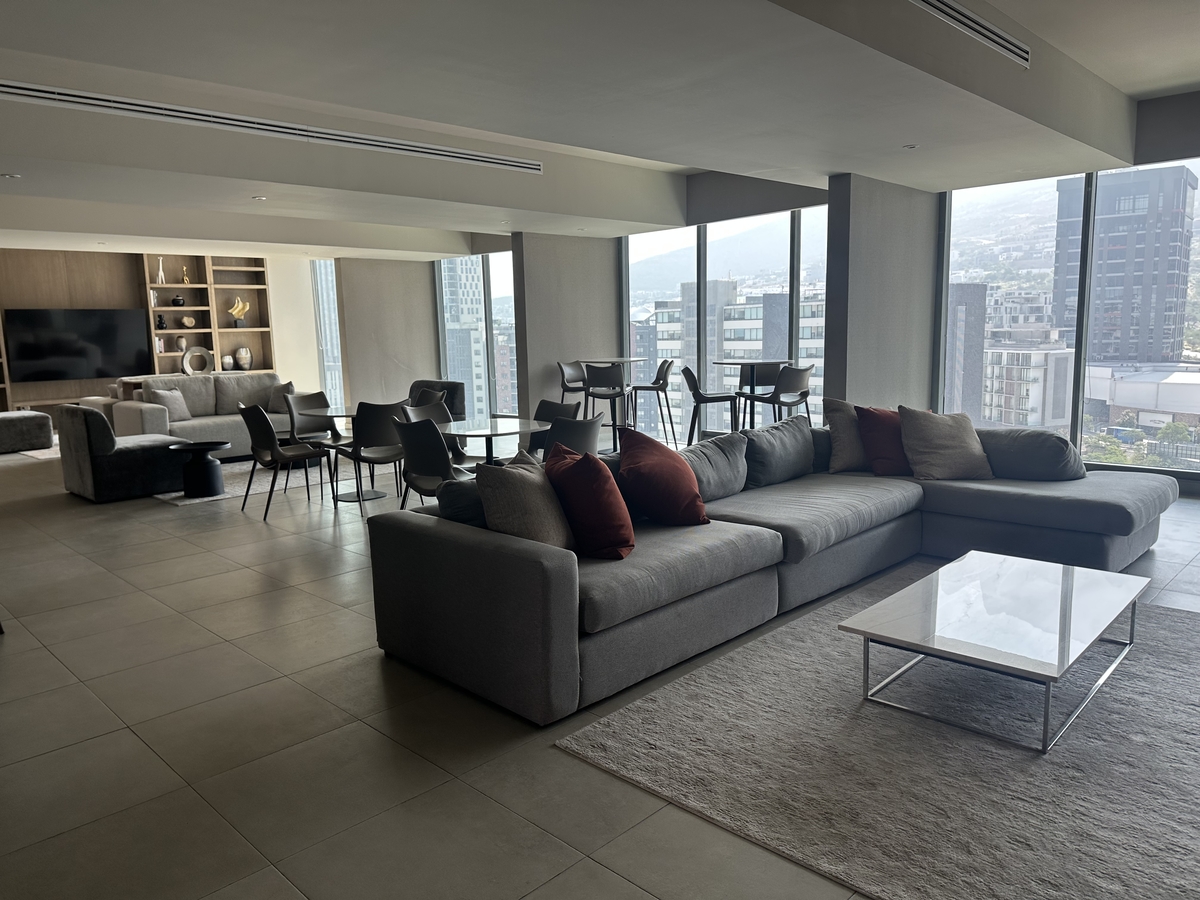 10 de 14: Salon multiusos