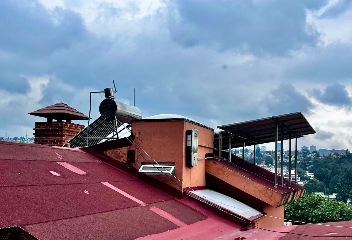 40 de 50: Panel solar y calentador solar