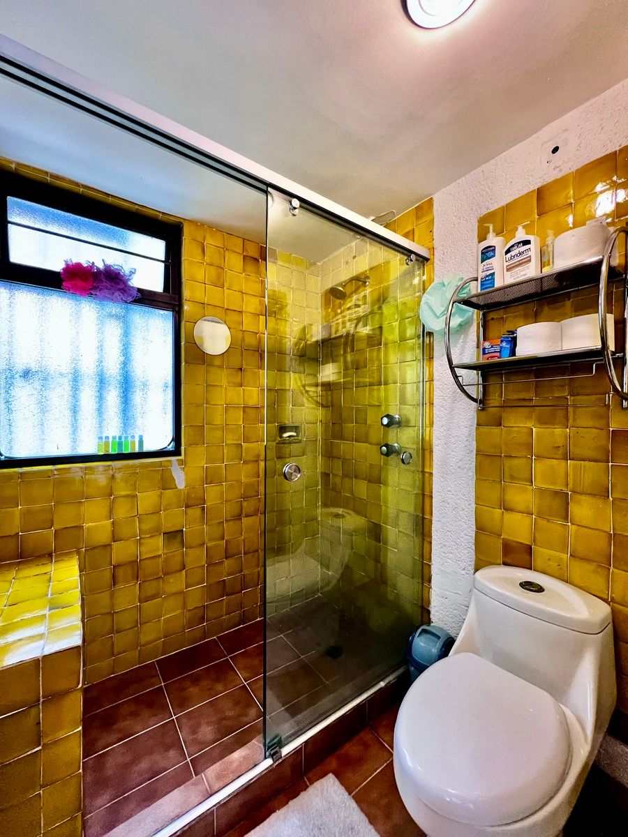 43 de 50: Baño compartido