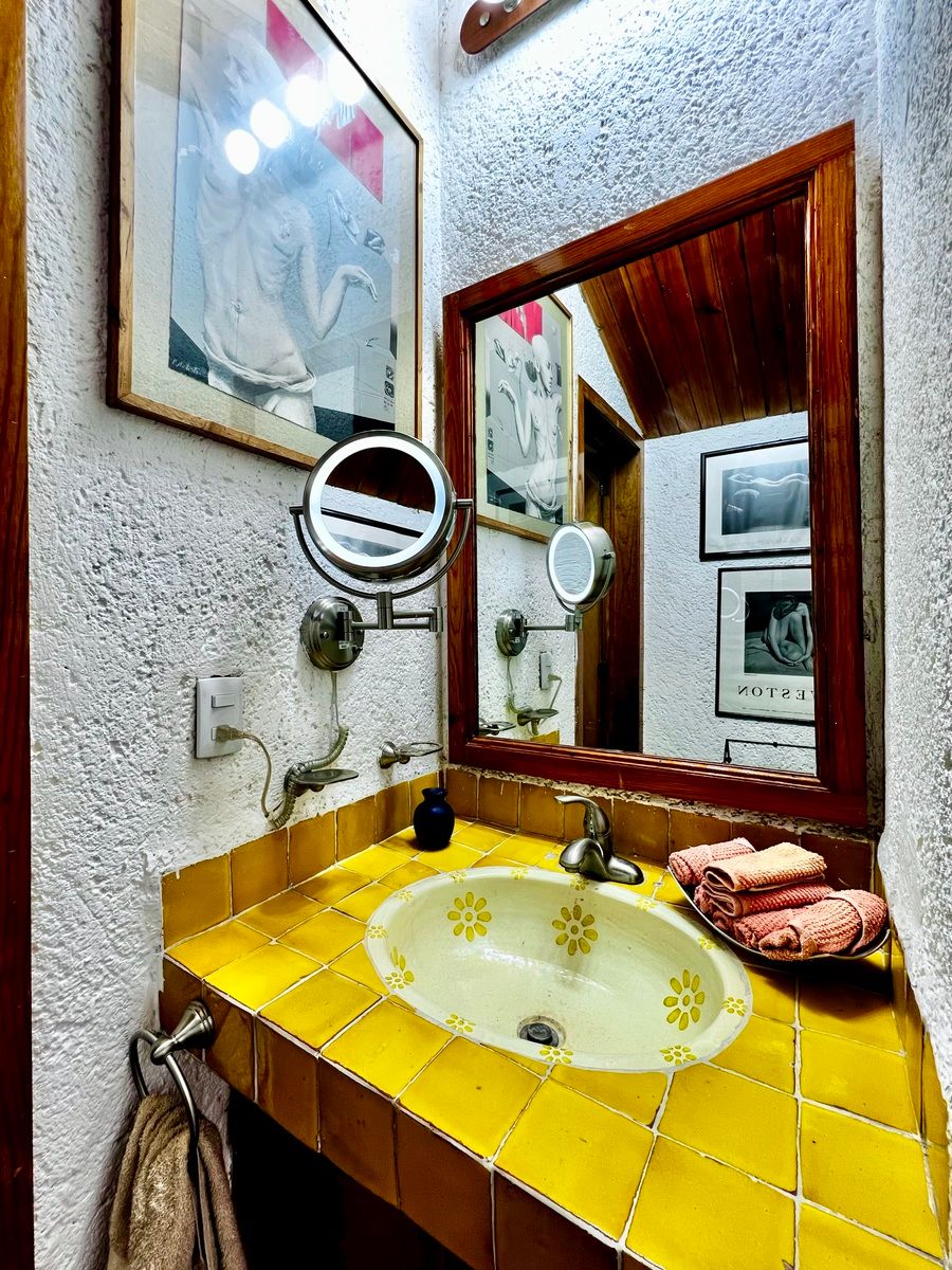 42 de 50: Tocador para compartir entre habitaciones 2 y 3