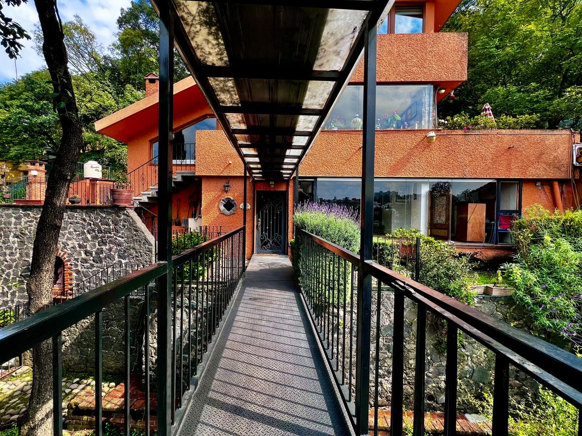 45 de 50: Acceso desde elevador