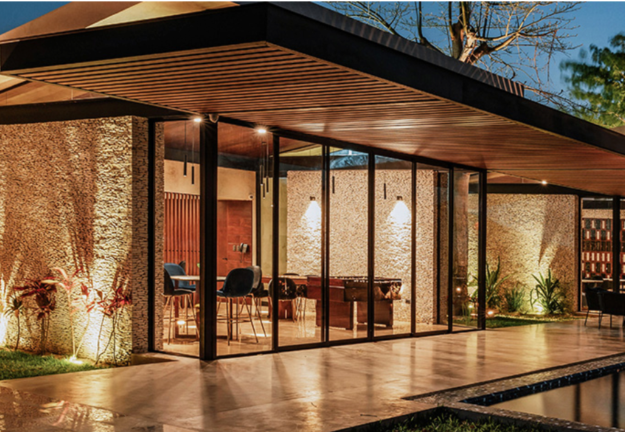 5 of 25: Casa Club