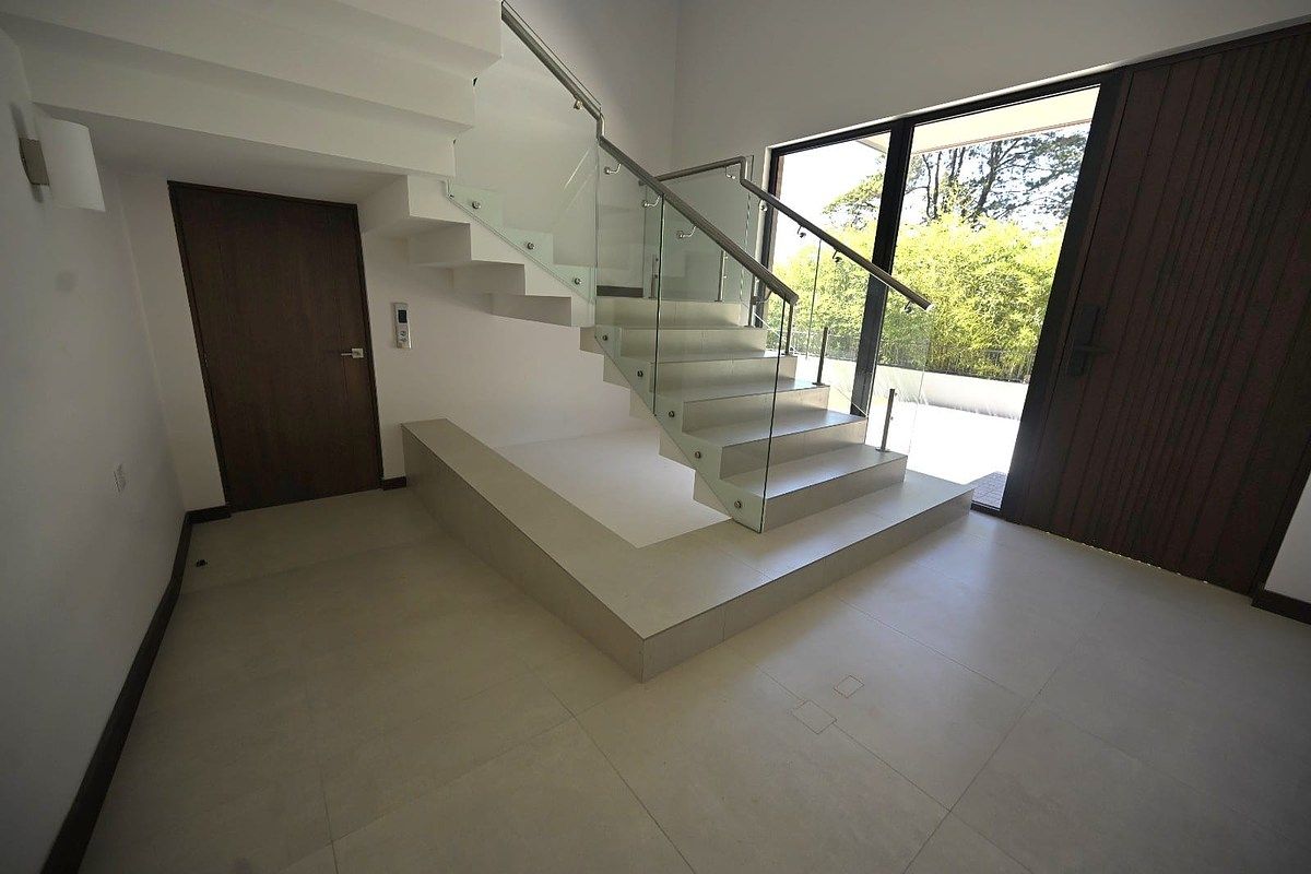 7 de 24: Lobby de acceso con elevador