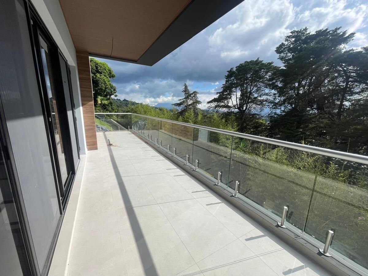 15 de 24: Balcon sala principal con preciosa vista