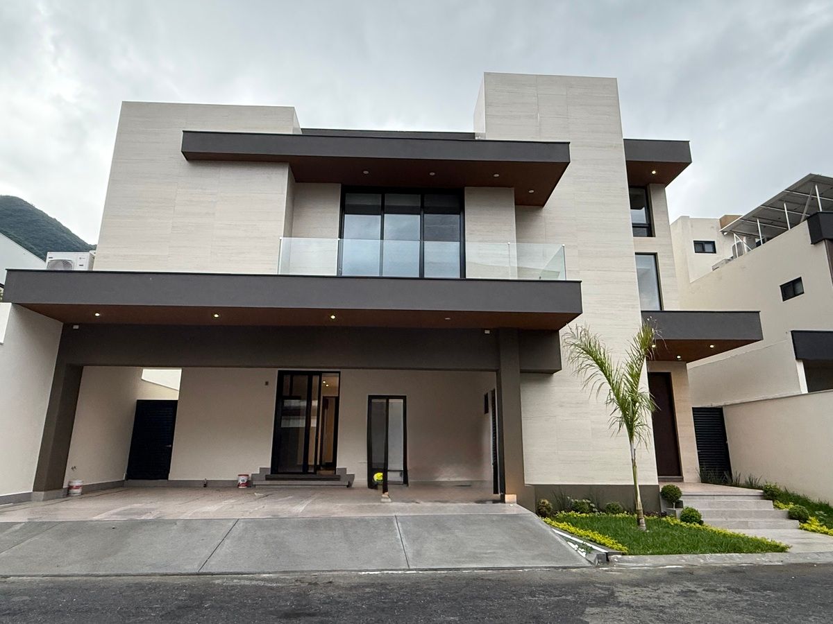 49 de 50: Fachada Exterior