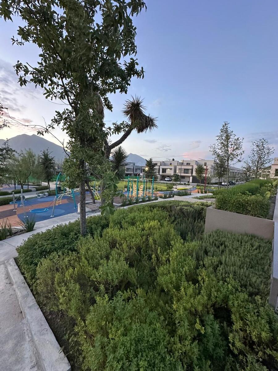 13 de 16: Area común