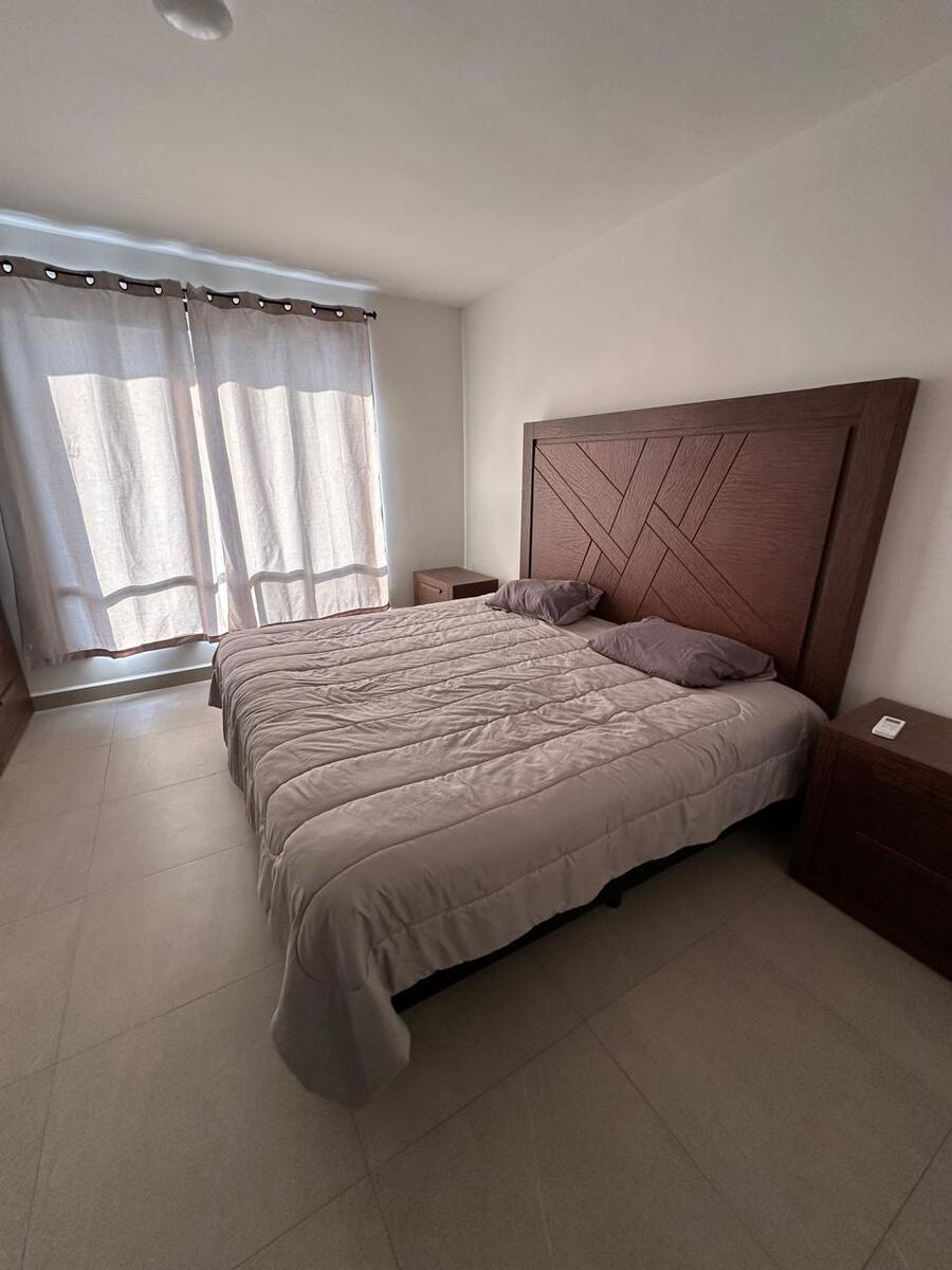 8 de 16: Cuarto principal