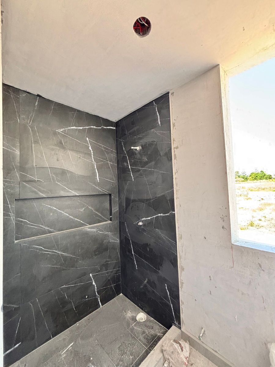 24 de 44: Baño completo en rec. principal