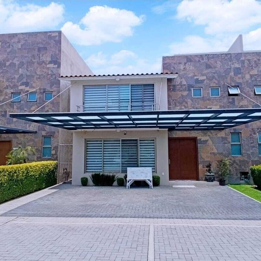 1 de 26: Moderna fachada