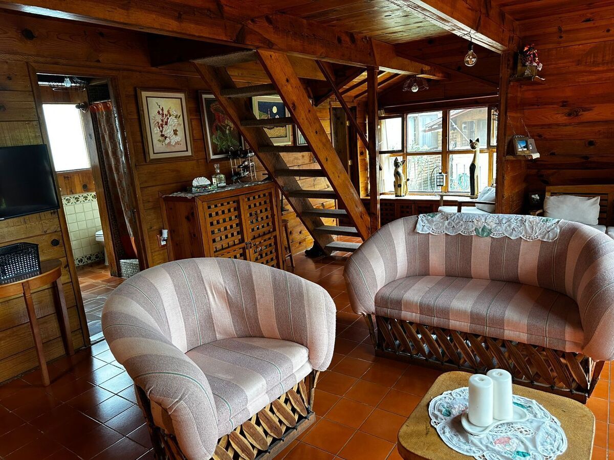 5 of 11: Sala