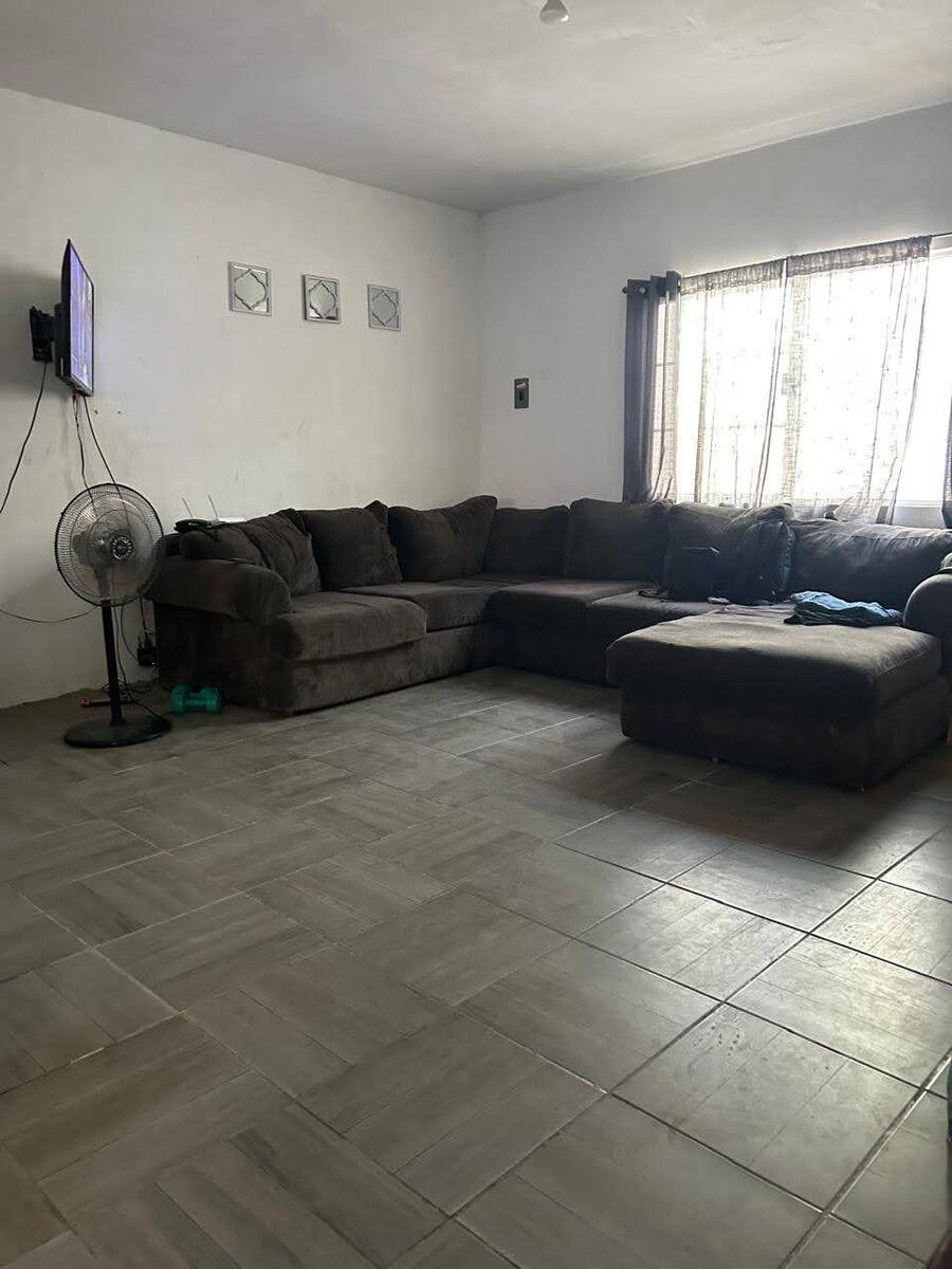 5 of 15: sala amplia
