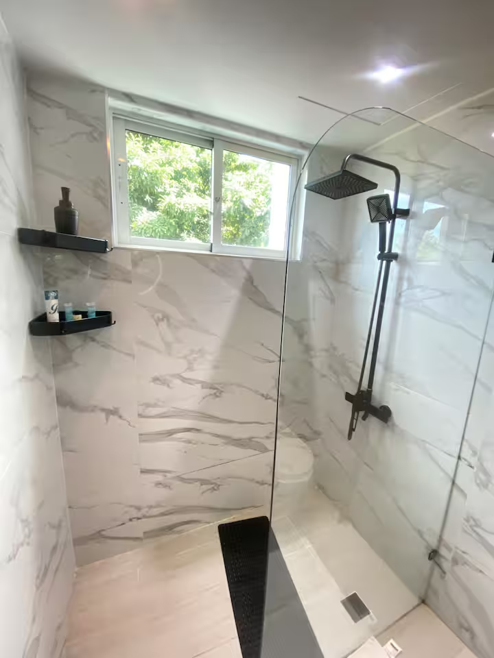 15 de 19: Baño de habitación