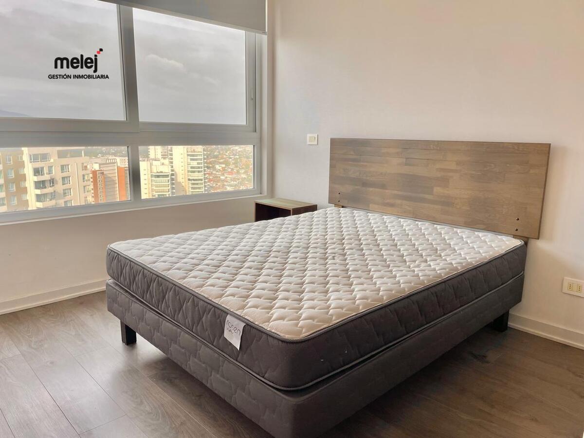 16 de 29: Dormitorio en suite