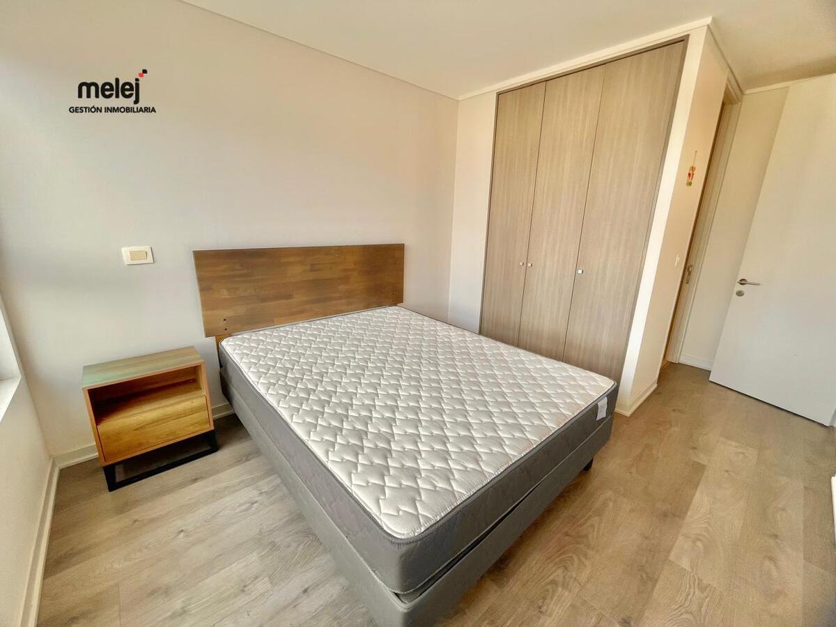 17 de 29: Dormitorio en suite