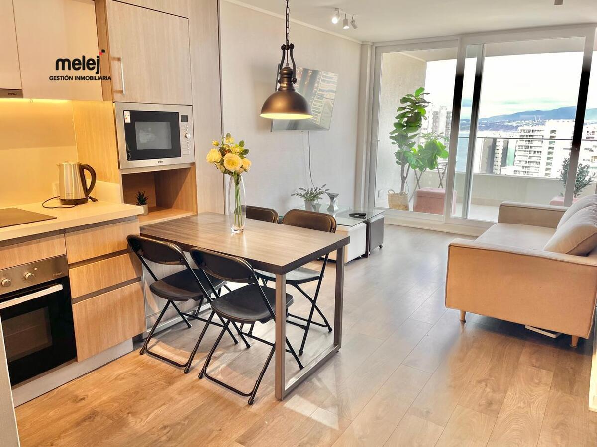 2 de 29: Cocina y living con salida a terraza