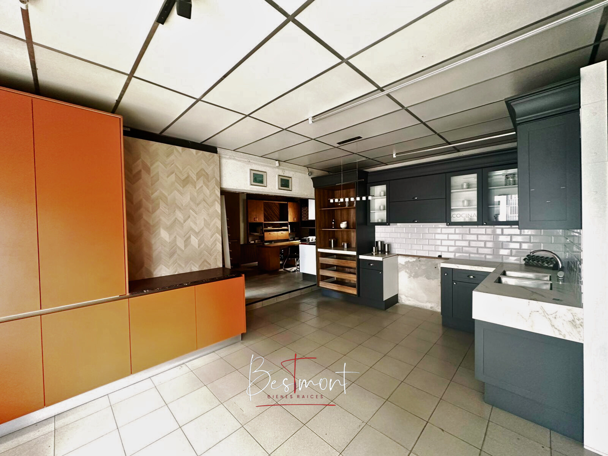 4 de 31: Interior Local PB