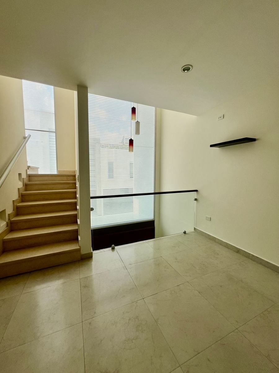 16 of 20: Acceso al Roof