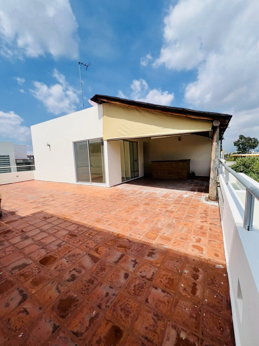 19 of 20: Roof Garden techado