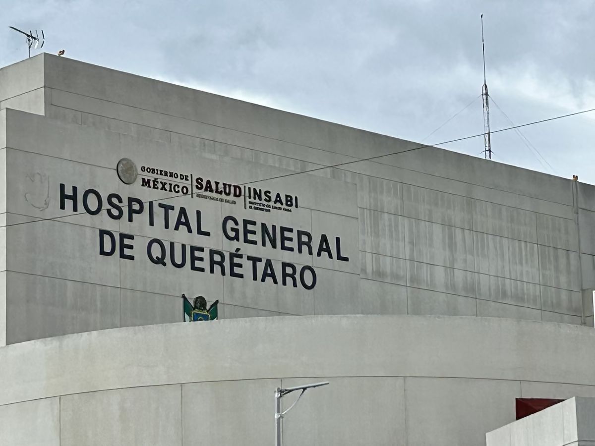 2 of 23: A un minuto caminando del Hospital General de Queretaro
