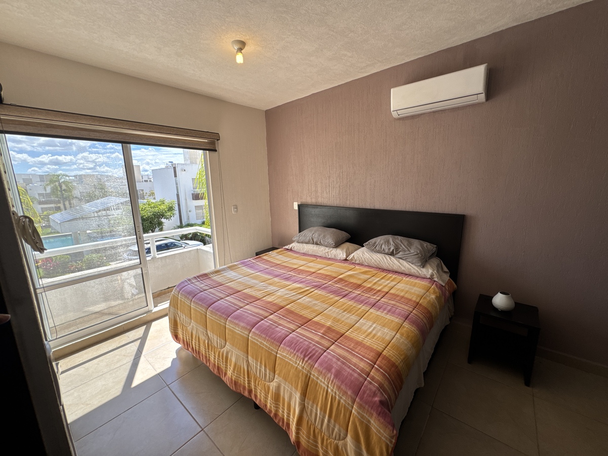 9 de 26: Habitación principal , puedes observar que es cama king size