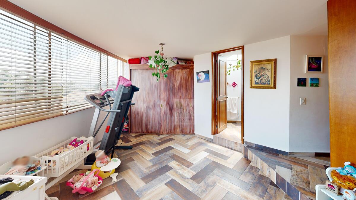 4 de 27: Cuarta Recámara en Segundo Nivel ¡Enorme! Junto Roof y Ofi