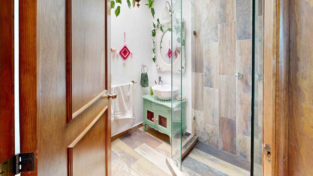 16 de 27: Baño de Recámara 4