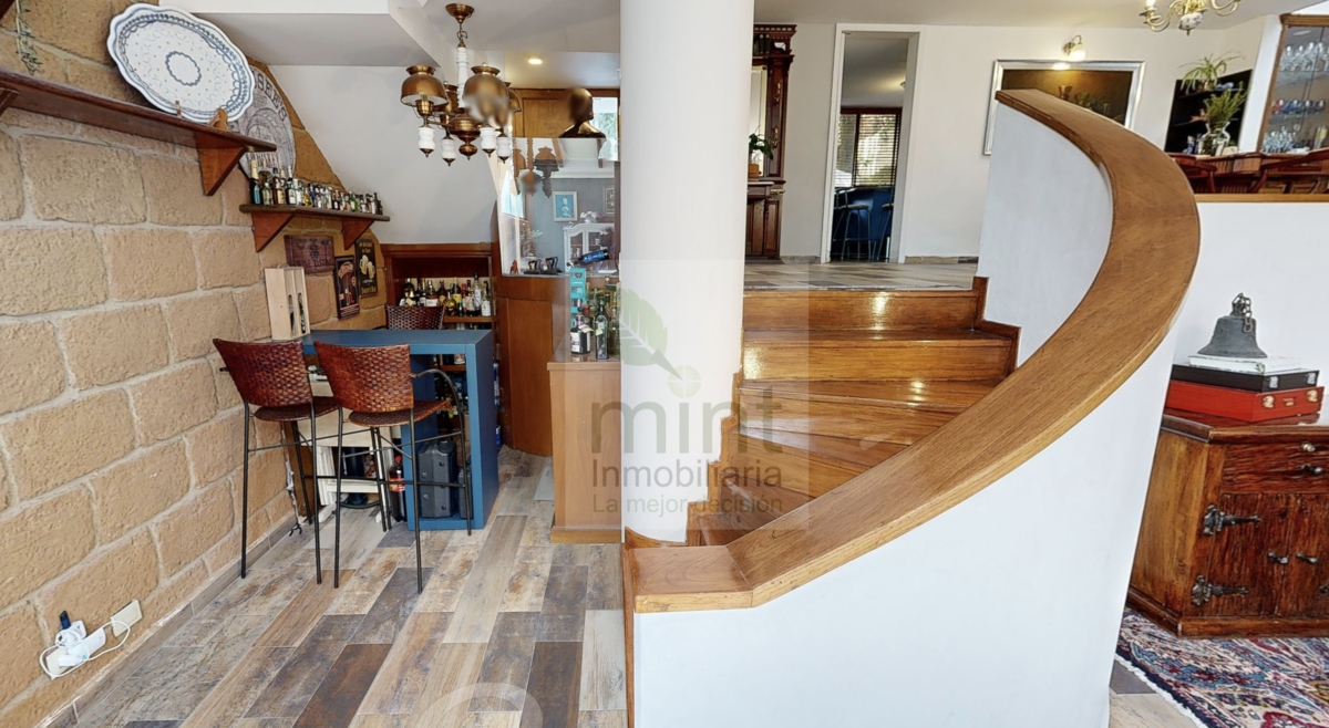 20 de 27: Agradable Barecito "¡Mans Cave!"