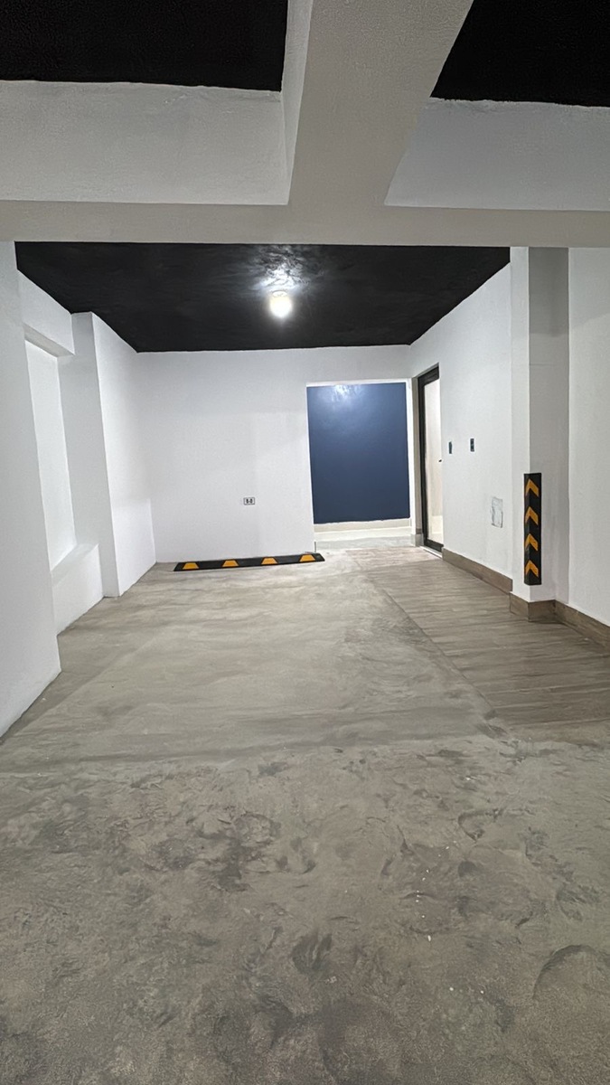 22 de 47: parqueo techado