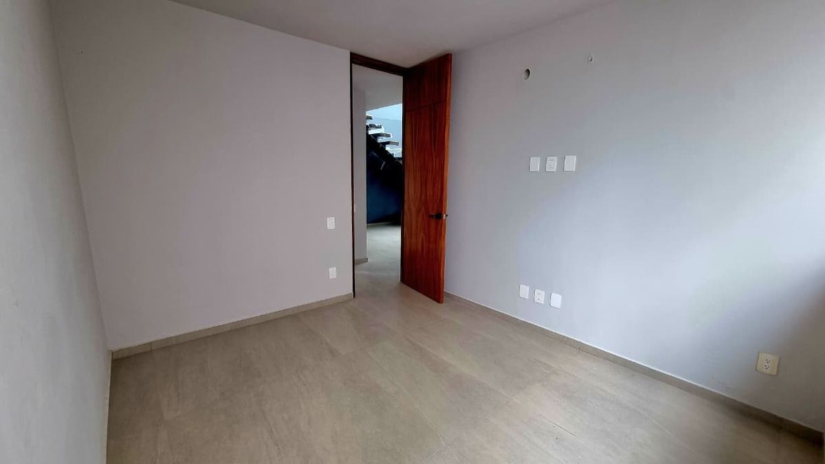 11 de 46: Estudio / 4ta Recámara