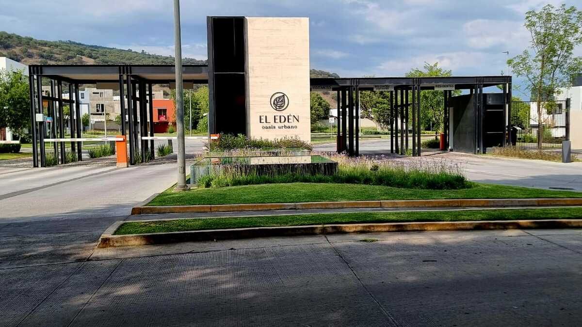 26 de 40: Ingreso al El Edén