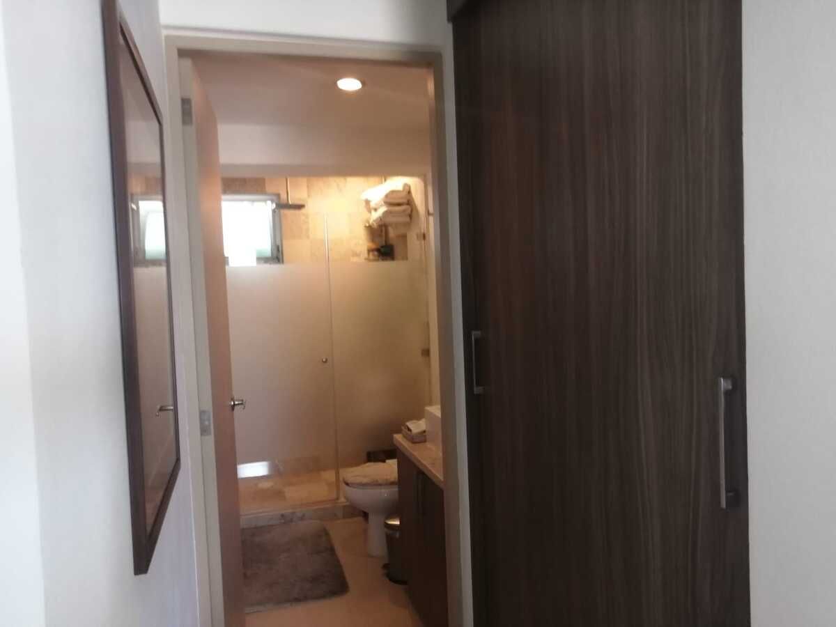 12 de 21: Baño secundario