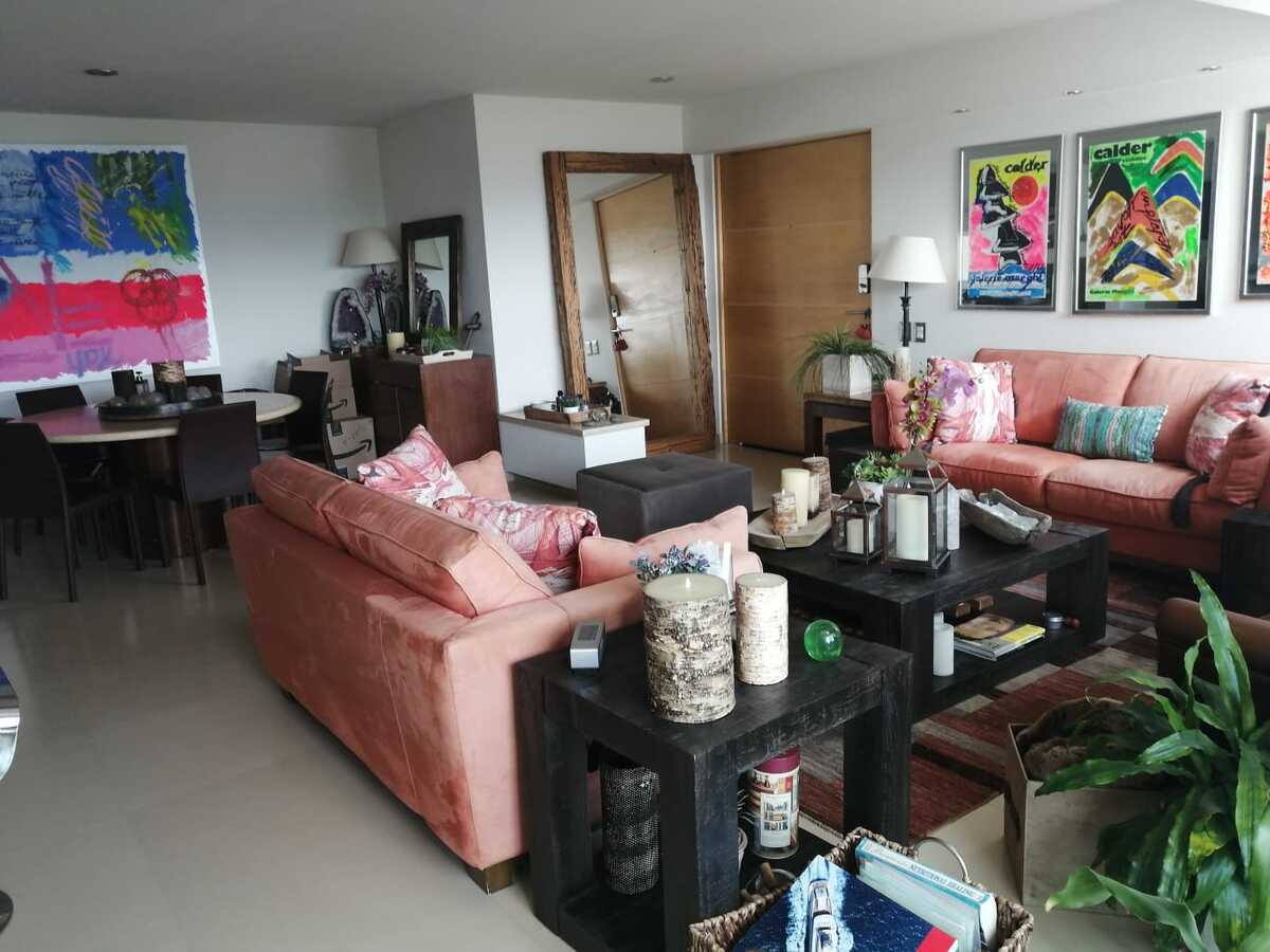 3 of 20: Sala